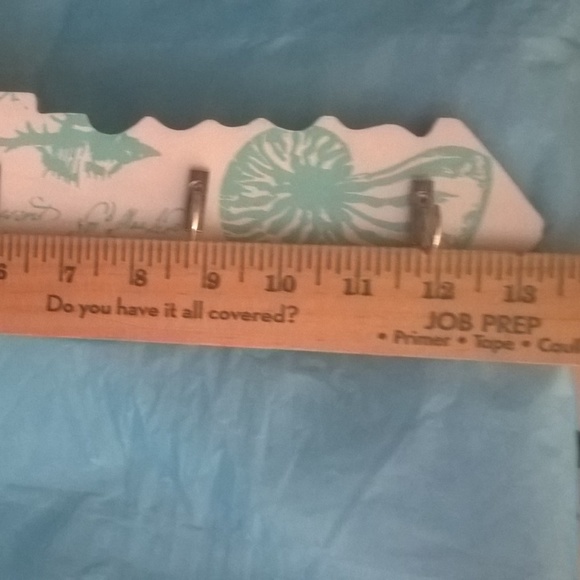 Wood Key Shape Keyholder from Beachcombers - Picture 7 of 8